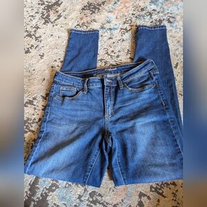 Universal Thread Mid rise jeans size 6